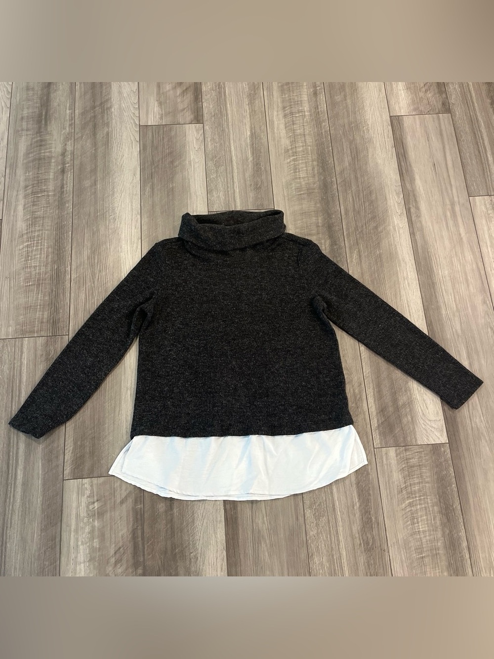 Fred David Charcoal Knit Turtleneck Pullover with White Hem